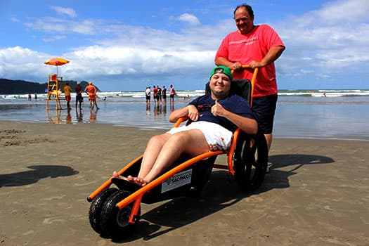 Vitrolinha cobra implantação do programa Praia Acessível em Praia Grande